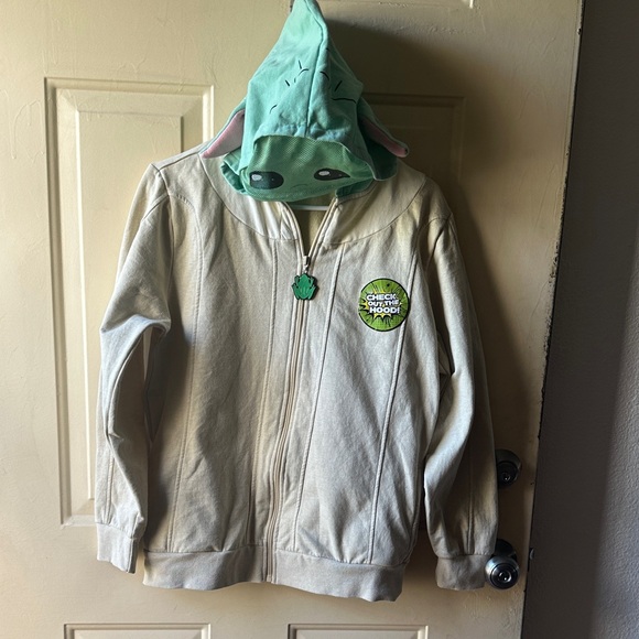 Star Wars Beige Hoodie with Green Character Hood - Picture 1 of 7